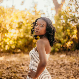 Meet your Posher, Kira